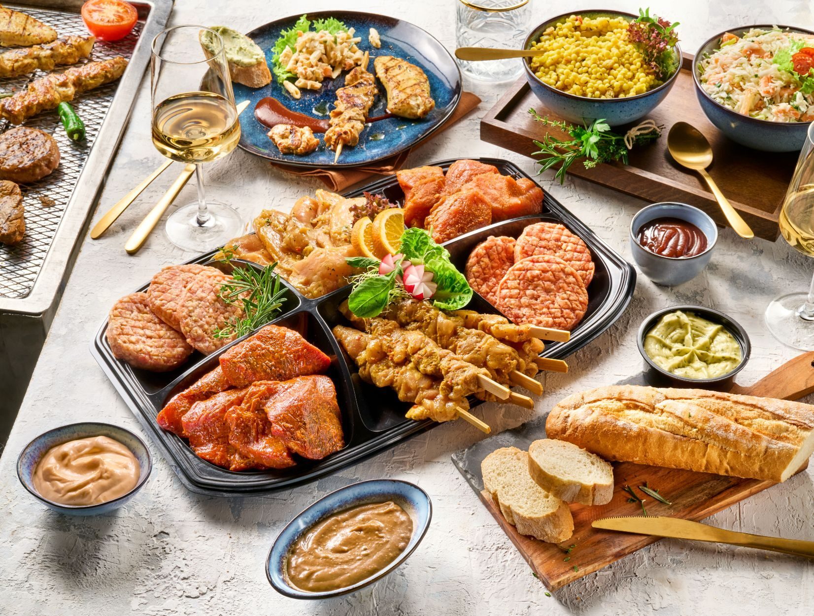Fried food, Ingredient, Meat, Tableware, Cooking, Recipe, Chicken