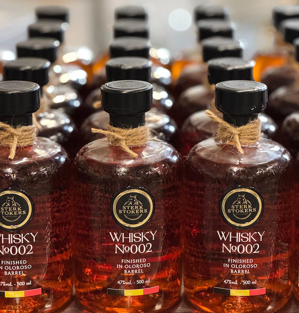 Image of bottles of Sterkstokers whisky incorporating direct-to-object printing provided by Inkcups.