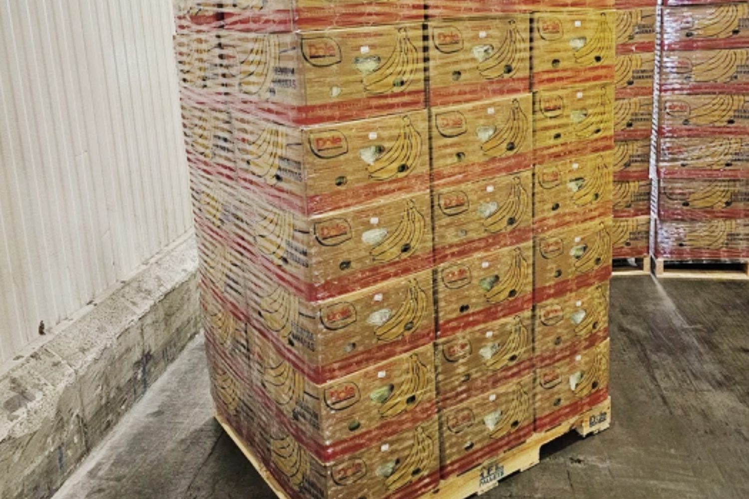Cases of Dole fruit wrapped in Oxifilm