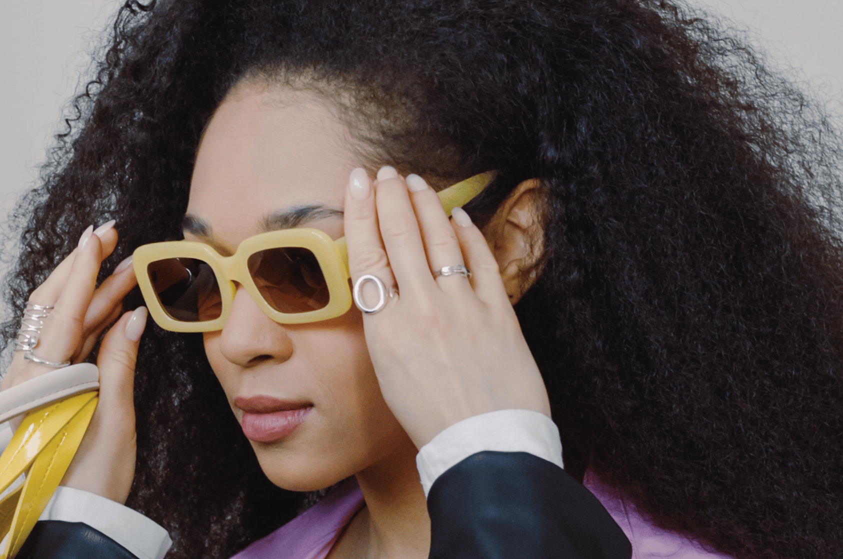 Vision care, Facial expression, Nose, Glasses, Lip, Hairstyle, Eyebrow, Goggles, Sunglasses, Eyelash