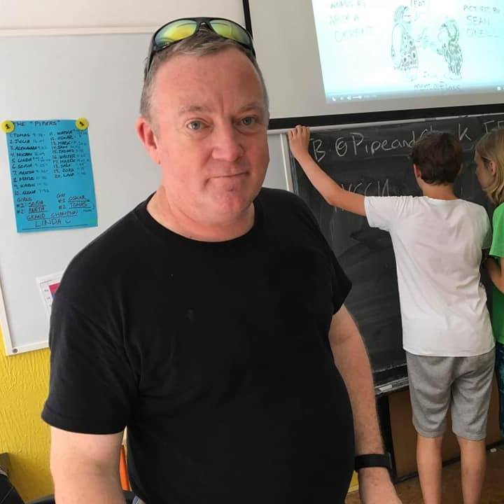 Facial expression, Active Shirt, T-shirt, Shoulder, Smile