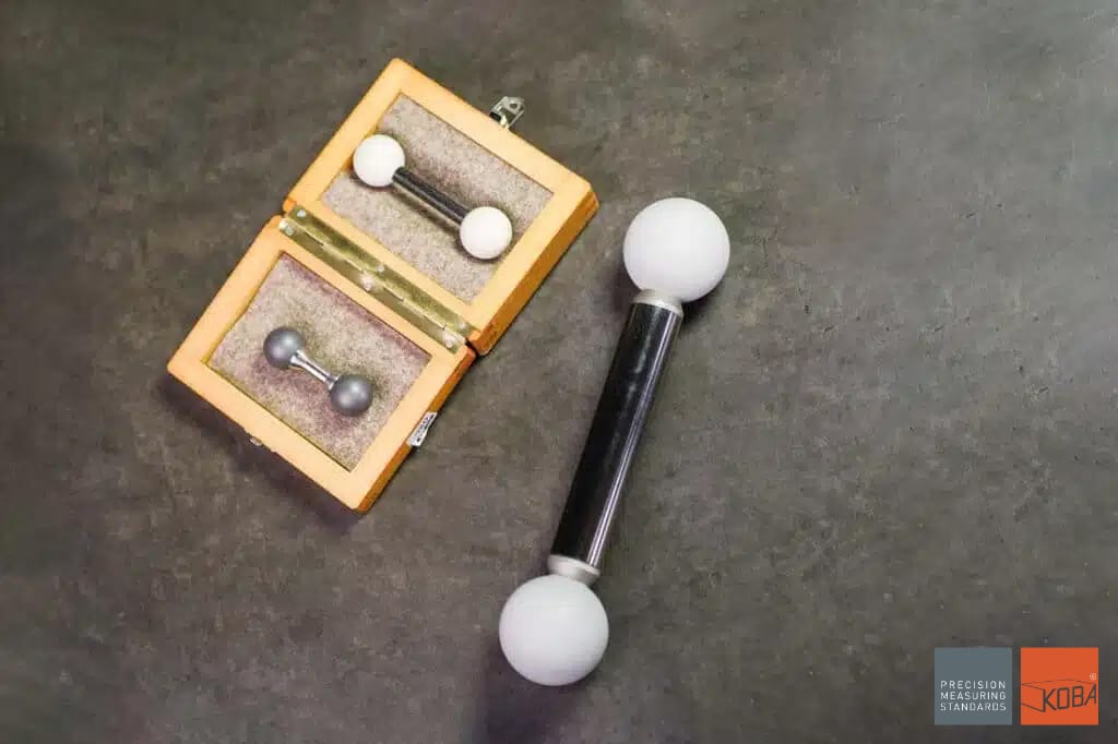 3D calibration standards, i.e., dumbbells. 