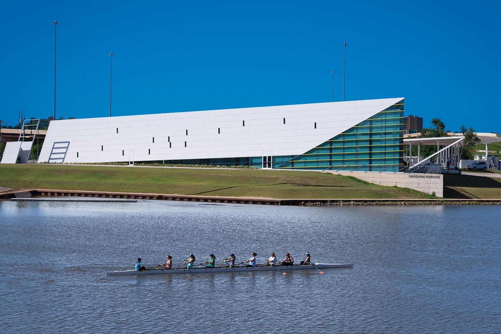 Boats and boating--Equipment and supplies, Body of water, Boat, Sky, Paddle, Lake, Watercraft, Vehicle