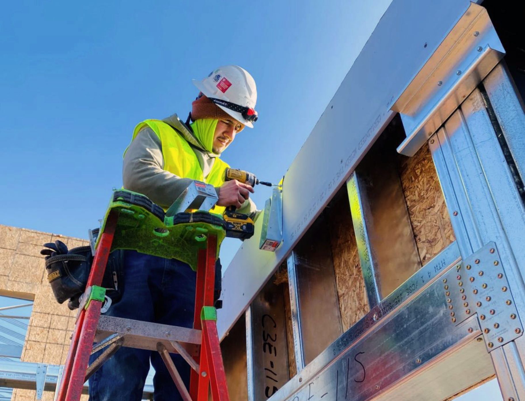 Drywall working using tool