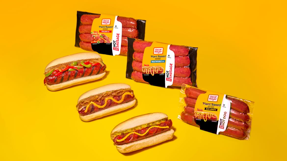 Hot dog, Automotive lighting, Fast food, Debrecener, Font, Ingredient