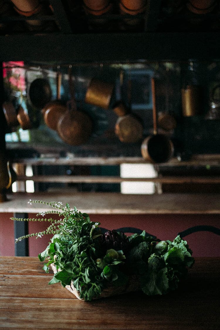 Leaf vegetable, Food, Ingredient, Tableware, Wood, Cuisine, Plant