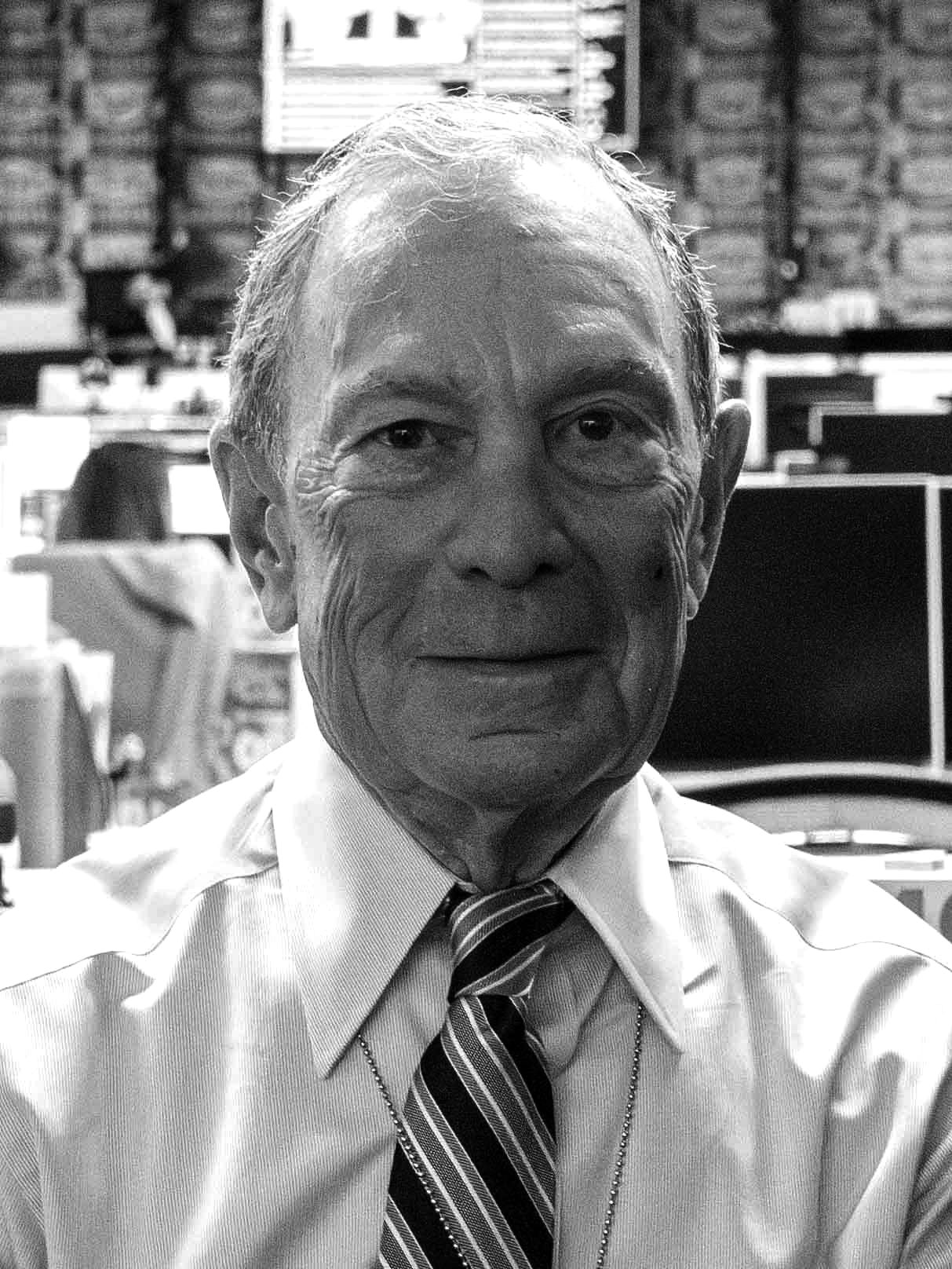 Dress shirt, Clothing, Daytime, Photograph, White, Organ, Black, Human, Tie, Black-and-white