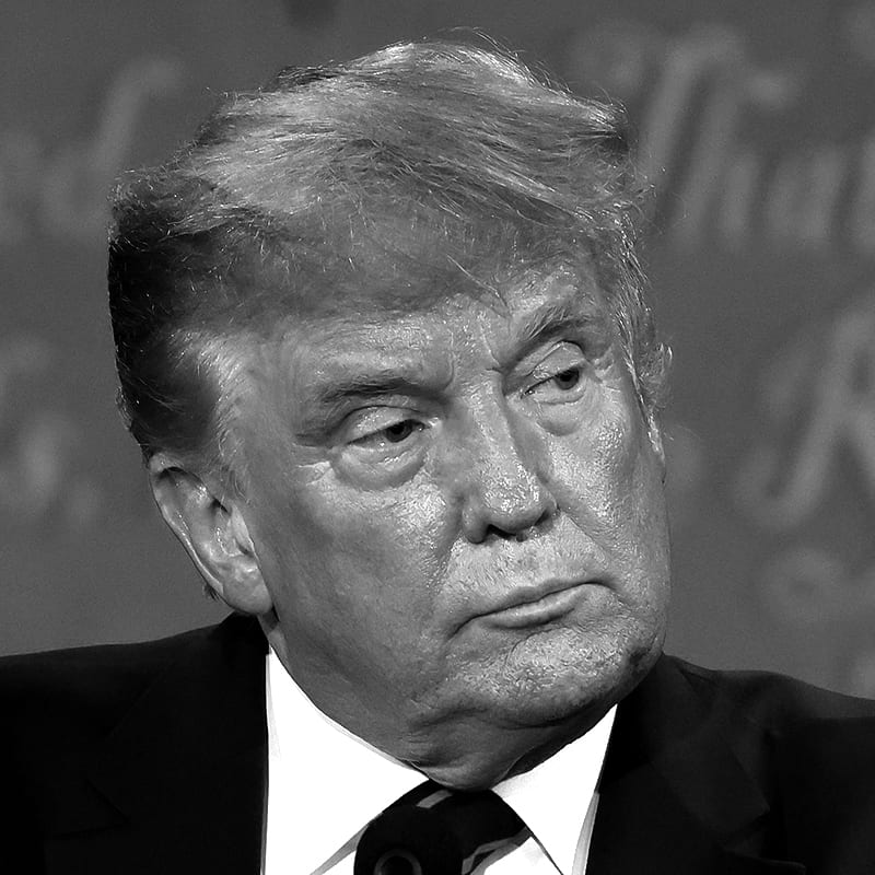 Forehead, Chin, Eyebrow, Coat, Tie, Suit, Collar