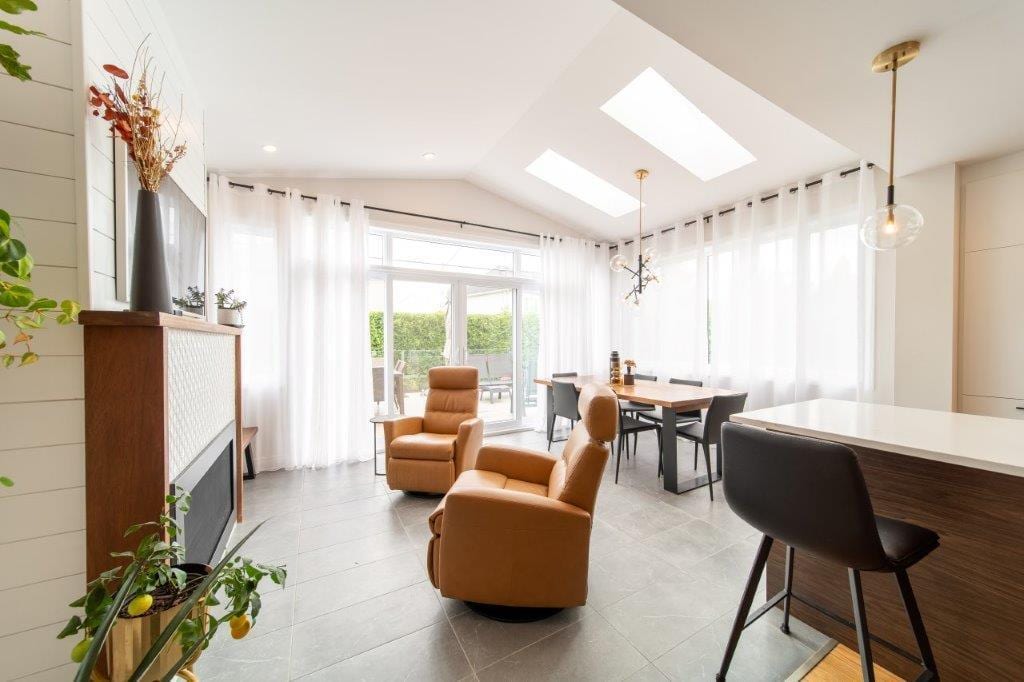 Interior design, Furniture, Plant, Property, Table, Building, Chair, Houseplant, Wood, Flowerpot