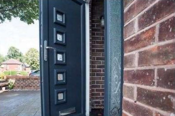 Building, Plant, Window, Fixture, Wood, Brick, Tree, Brickwork, House, Rectangle