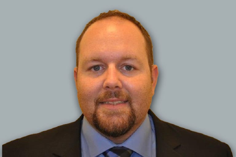 Dress shirt, Facial hair, Forehead, Tie, Beard, Smile, Gesture, Collar, Suit