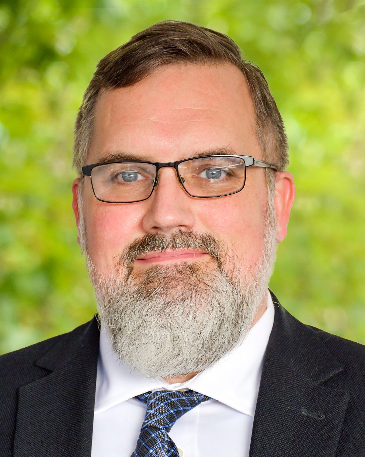 Facial hair, Vision Care, Eyewear, Chin, Beard, Cheek, Eyebrow, Glasses, Forehead, Collar