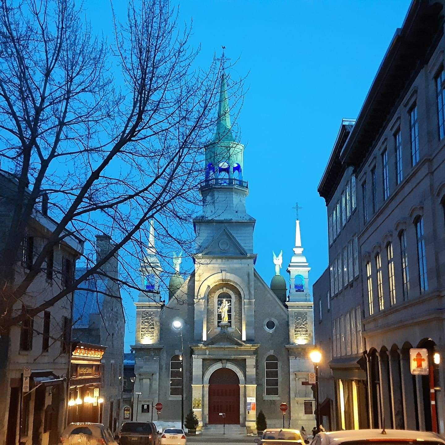 Sky, Building, Window, Light, Blue, Lighting, Tree, Wheel, City