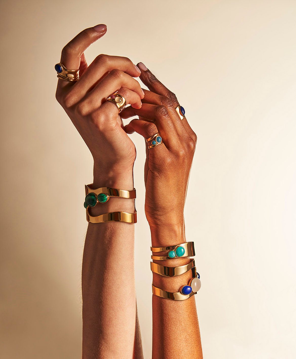 Body jewelry, Gesture, Finger, Wrist