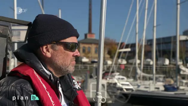 Vision care, Sky, Sunglasses, Goggles, Boat, Watercraft, Eyewear, Beard, Mast, Cap