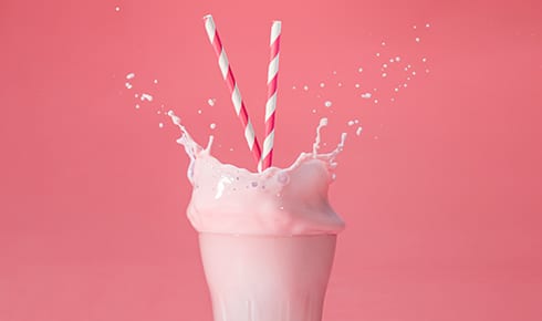 Drinking straw, Liquid, Product, Houseplant, Drinkware, Gesture, Drink, Pink, Plant