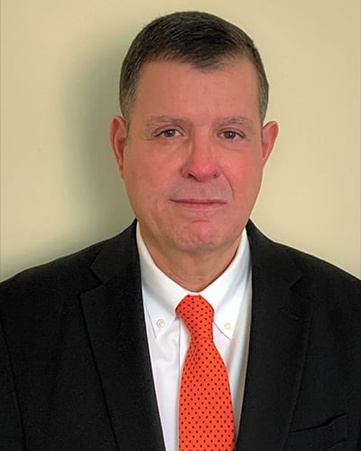 Dress shirt, Forehead, Chin, Smile, Tie, Sleeve, Collar, Suit