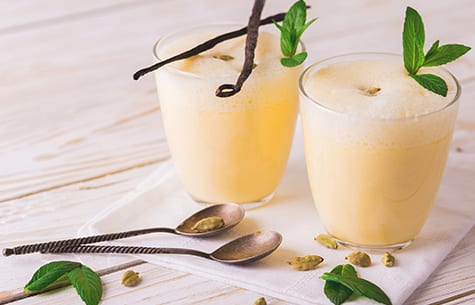 Alcoholic beverage, Food, Tableware, Juice, Ingredient, Fruit, Cocktail, Serveware