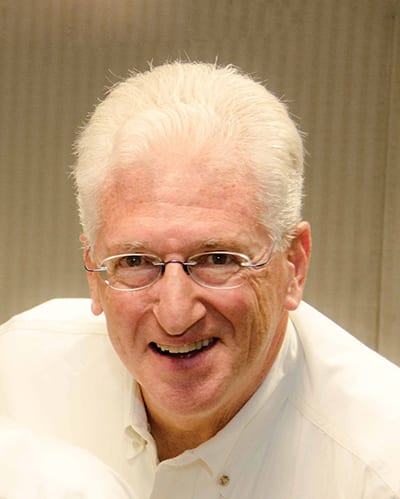 Vision care, Dress shirt, Forehead, Nose, Glasses, Smile, Eyebrow, Eye, Vertebrate, Jaw