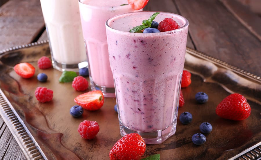 Natural foods, Food, Tableware, Plant, Fruit, Ingredient, Recipe, Strawberry, Cuisine, Produce