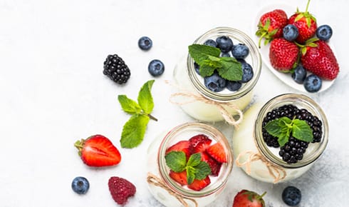 Natural foods, Food, Plant, Fruit, Green, Strawberry, Ingredient, Recipe, Strawberries, Dishware