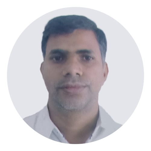 Forehead, Nose, Cheek, Chin, Eyebrow, Eyelash, Jaw, Sleeve, Collar