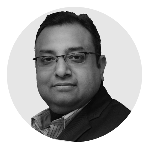 Facial expression, Black hair, Formal wear, Dress shirt, White-collar worker, Chin, Eyebrow, Forehead, Collar, Jaw