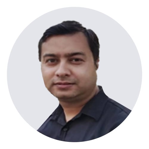 Forehead, Eyebrow, Jaw, Sleeve, Collar