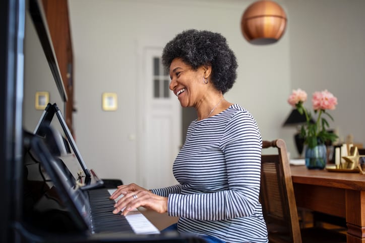 Musical instrument, Jazz pianist, Smile, Keyboard, Piano, Musician, Organist, Music