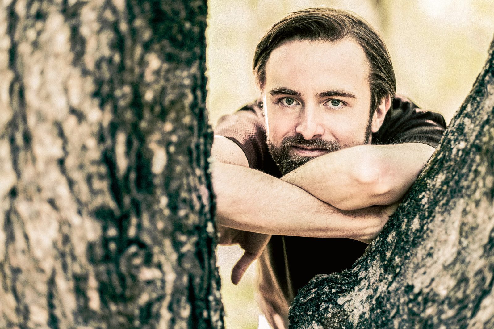 People in nature, Human body, Flash photography, Hand, Arm, Eye, Beard, Plant, Wood, Happy