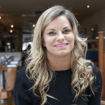 Flash photography, Street fashion, Layered hair, Forehead, Smile, Lip, Chin, Eyebrow, Eyelash, Iris