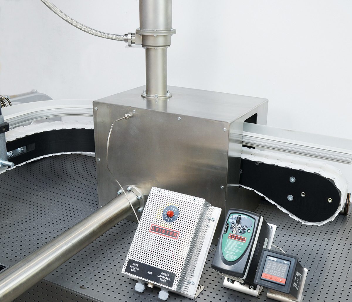 Recirculated hot air is an ideal solution for a shrink tunnel.