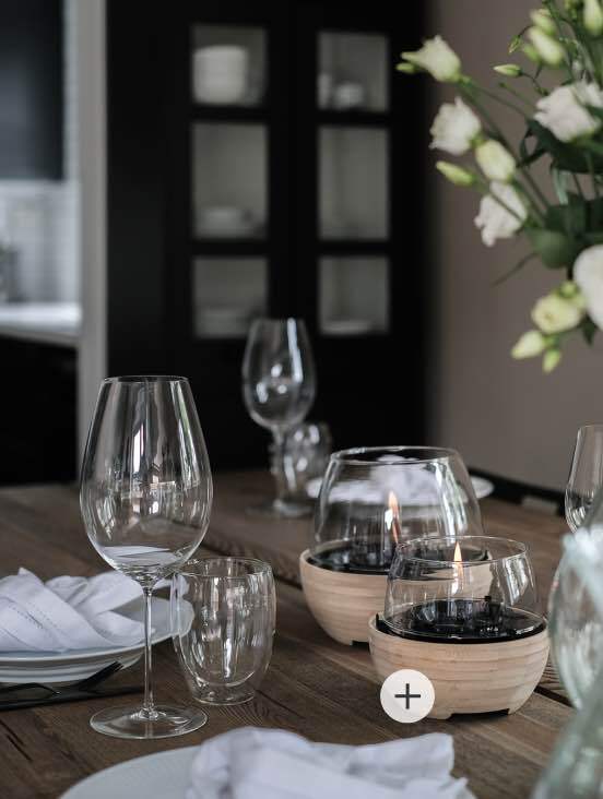 Interior design, Wine glass, Champagne stemware, Tableware, Drinkware, Dishware, White, Barware, Serveware