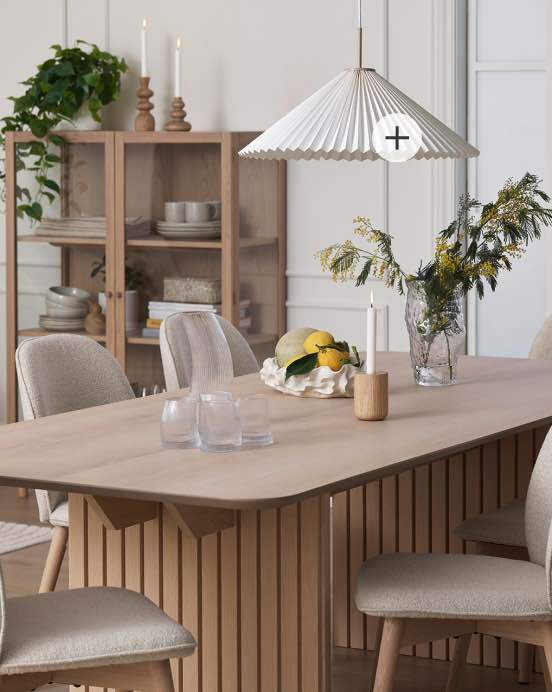 Interior design, Table, Furniture, Property, White, Wood, Lighting, Plant, Grey, Floor
