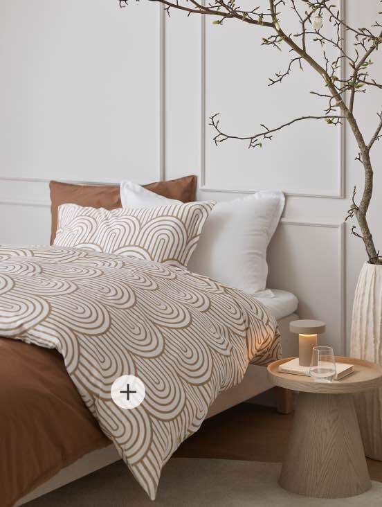 Interior design, Brown, Furniture, Property, Building, Comfort, Wood, Table, Plant, Textile