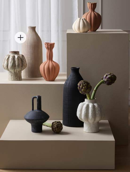 Interior design, Natural material, White, Vase, Lighting, Grey, Shelving, Shelf, Wall