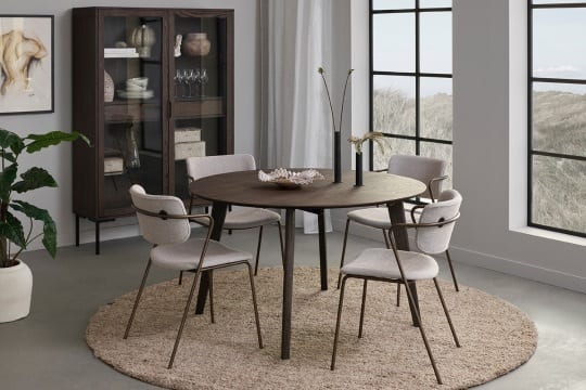 Interior design, Table, Furniture, Property, Plant, Houseplant, Window, Chair, Building, Wood