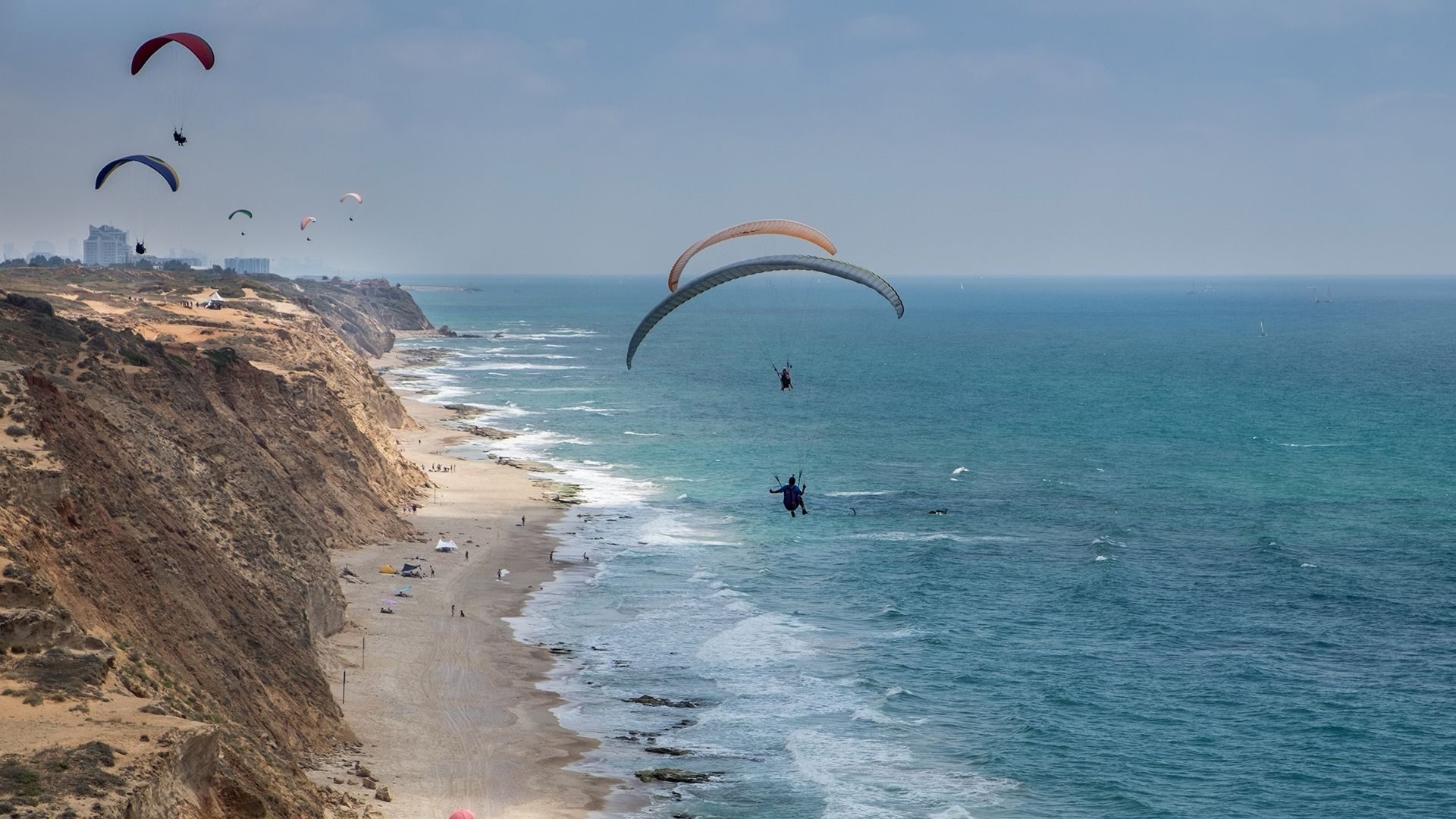 Natural environment, Water, Sky, Parachute, Cloud, Paragliding, Beach