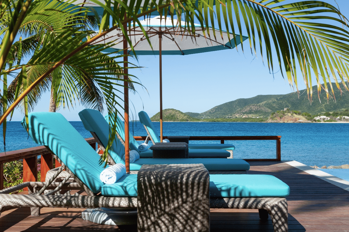 Outdoor furniture, Water, Sky, Property, Green, Nature, Azure, Shade, Sunlounger, Tree