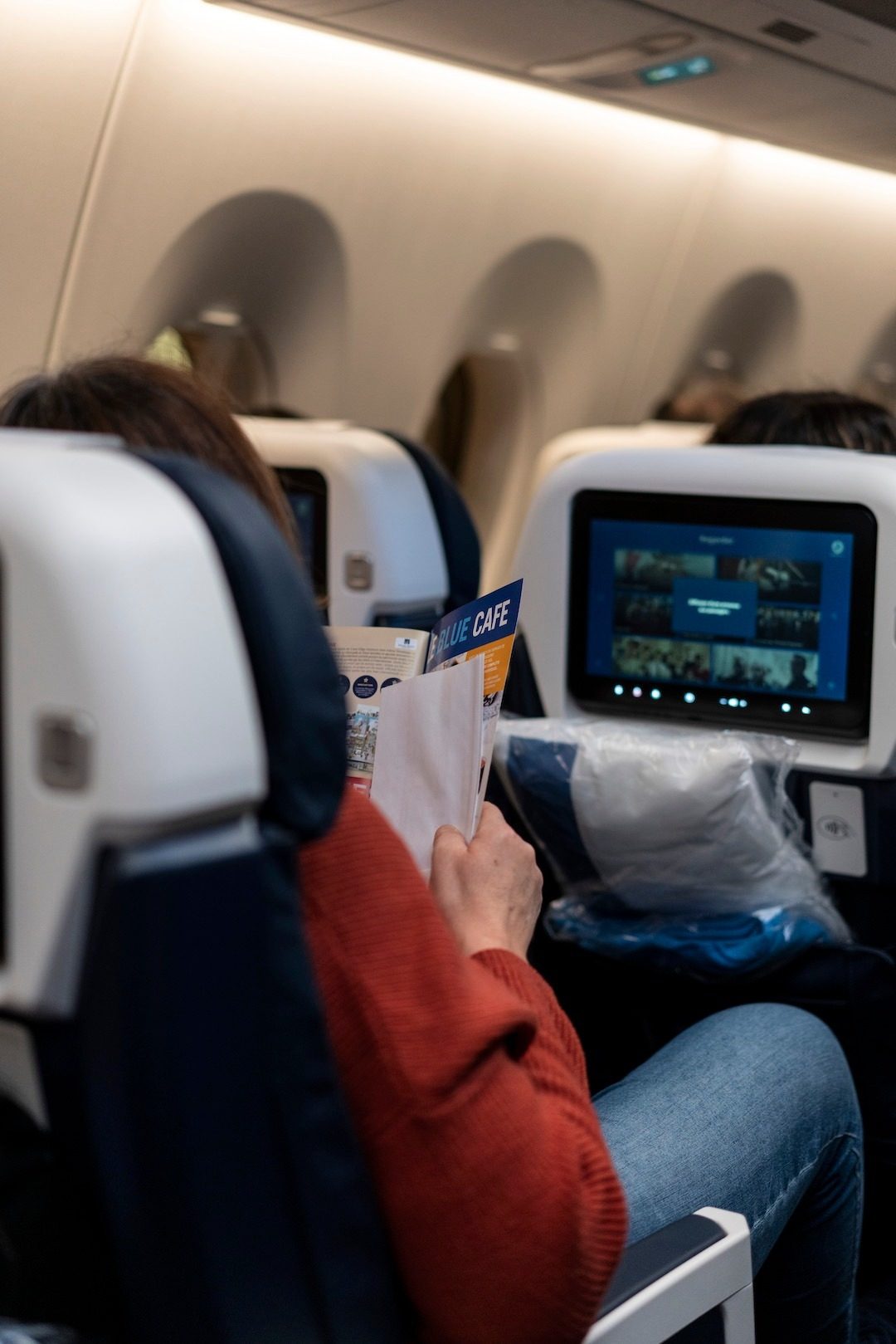 Mode of transport, Automotive design, Aircraft cabin, Air travel, Head restraint, Vehicle