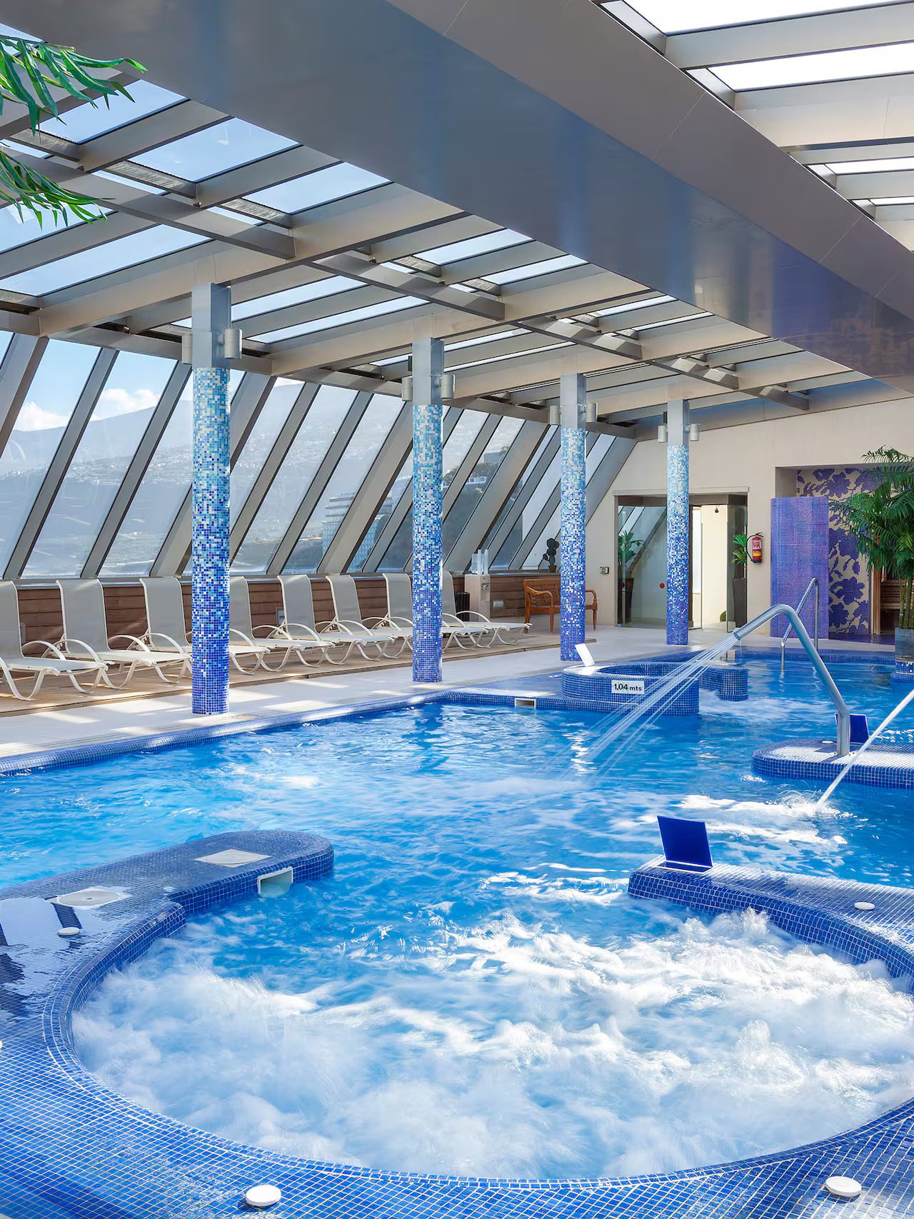 Swimming pool, Water, Plant, Building, World