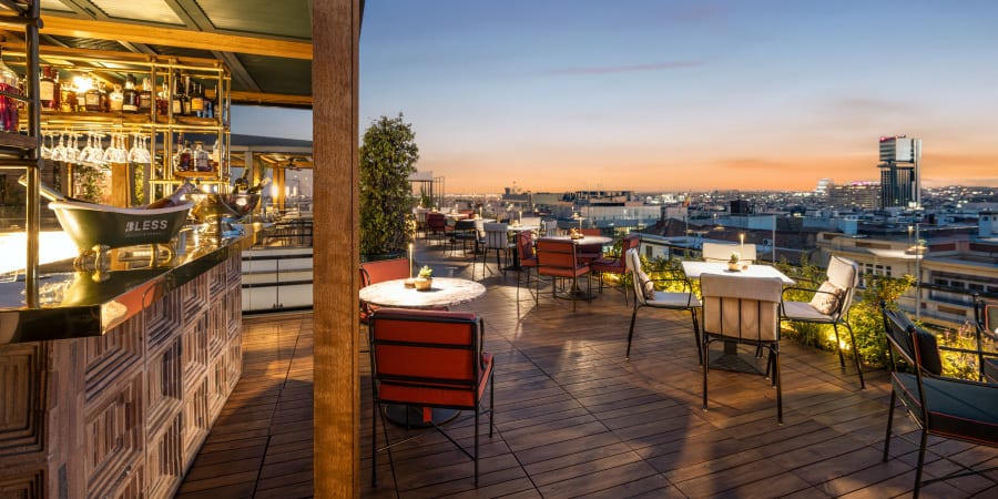 Interior design, Sky, Property, Table, Cloud, Architecture, Wood, Chair, Leisure