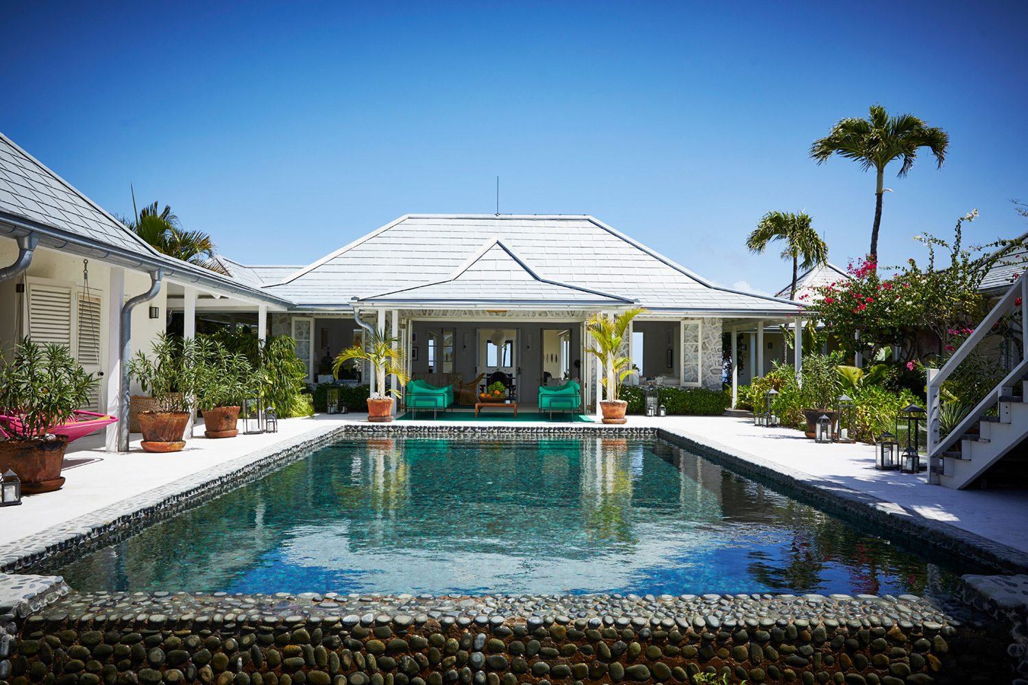 Body of water, Swimming pool, Plant, Sky, Property, Building, Azure, Tree, Leisure