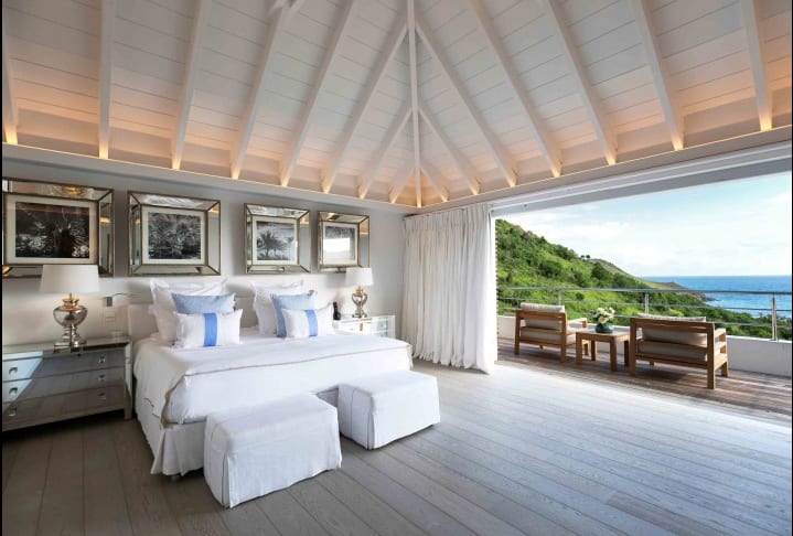 Interior design, Living room, Furniture, Comfort, Wood, Building, Table, Architecture, Floor, Shade
