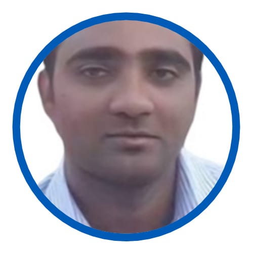 Forehead, Nose, Cheek, Eyebrow, Eye, Azure, Neck, Sleeve