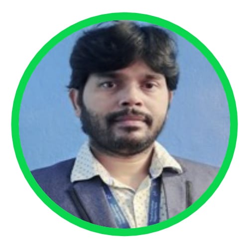 Forehead, Chin, Shirt, Hairstyle, Jaw, Sleeve, Collar, Beard