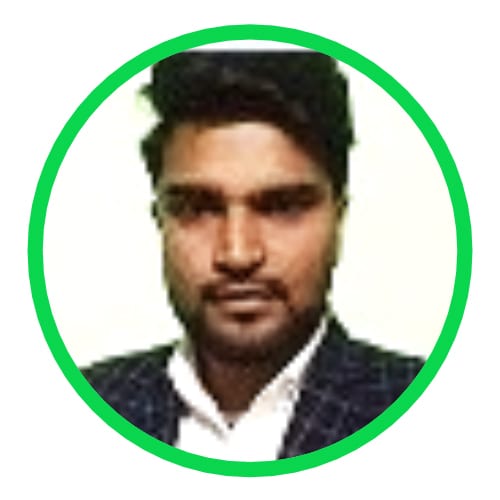 Forehead, Hair, Nose, Chin, Hairstyle, Eyebrow, Beard, Jaw, Sleeve, Collar