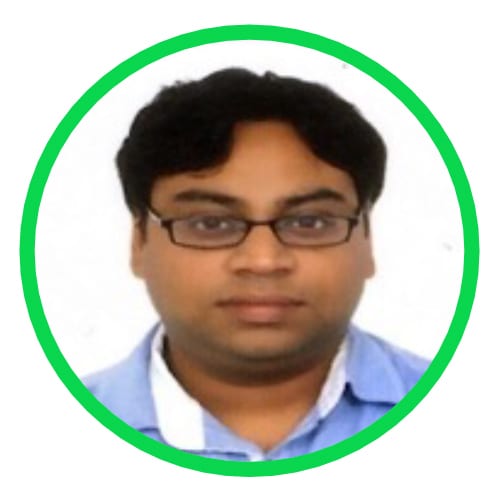 Vision care, Forehead, Nose, Hair, Glasses, Chin, Hairstyle, Jaw, Sleeve, Eyewear