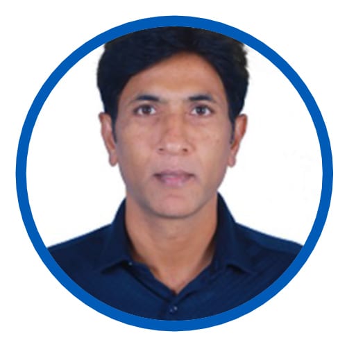 Forehead, Eyebrow, Jaw, Sleeve, Collar