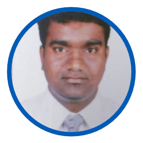 Dress shirt, Forehead, Nose, Chin, Eyebrow, Jaw, Neck, Sleeve, Gesture, Collar